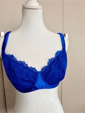 Lace Underwire Bra in Cobalt Blue